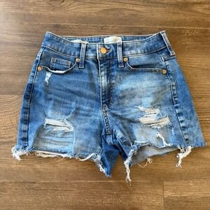 Universal Thread Denim Shorts Women 2/26 Blue High Rise Midi Distressed Raw Hem